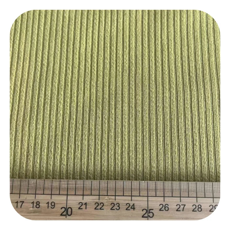 Эластик полиэстер-спандекс трикотаж мата — чўзиладиган, енгил ва қулай материал. Спорт кийимлар, футболка ва замонавий костюмлар учун мос