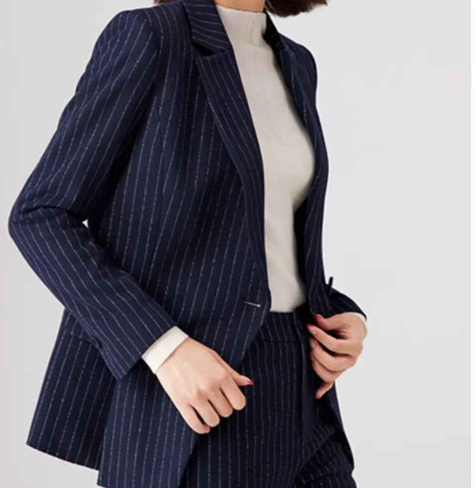 Тайёр ҳолдаги полиэстер–район–спандекс аралашмаси, саржа тузилишидаги полосали мата — эркаклар ва аёллар учун қулай кўйлак ва кийимлар тикишга мос