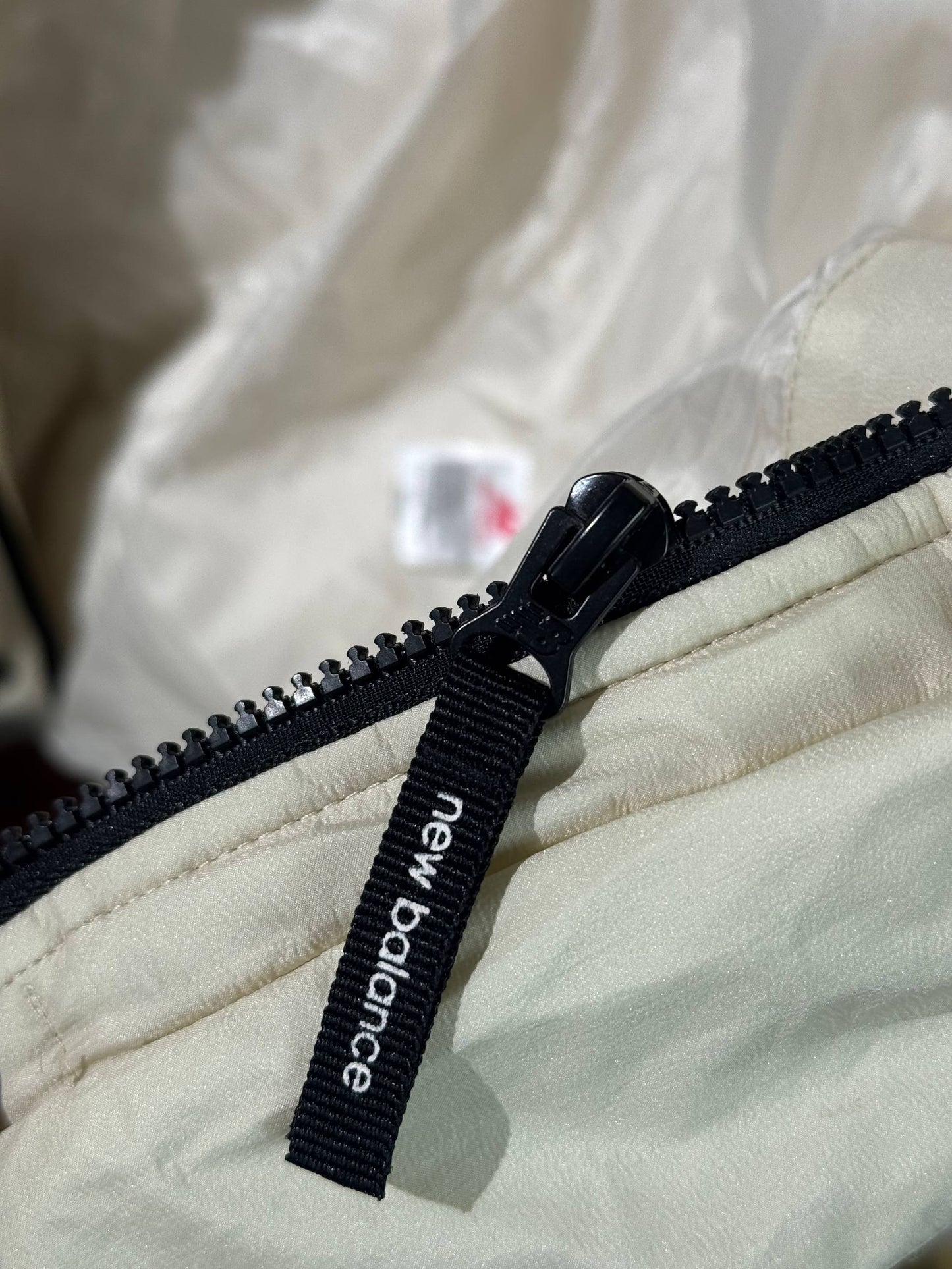 New balance Курткаcи асосий замоги