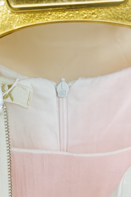 Кўйлакни орқасидаги замок