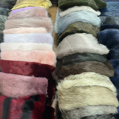 Турли услубдаги, юқори сифатли, баланд юнли аралаш вазнли жасси (sun’iy) мех мати — мода кийимлари ва пальтолар учун