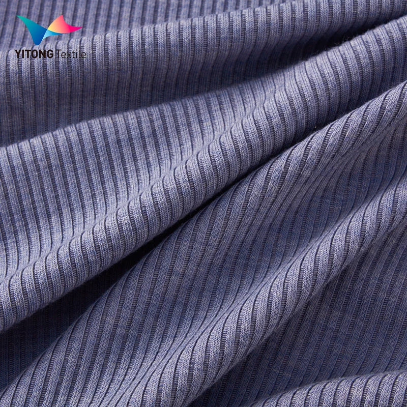 2025 йилги янги трикотаж мода матаси — 35% акрил, 24% вискоза, 34% полиэстер ва 7% спандекс аралашмасидан тўқилган. Юмшоқ, нафас оладиган ва чўзиладиган материал бўлиб, аёллар учун баланд ёқали базавий кийимларда ишлатиш учун идеал танлов