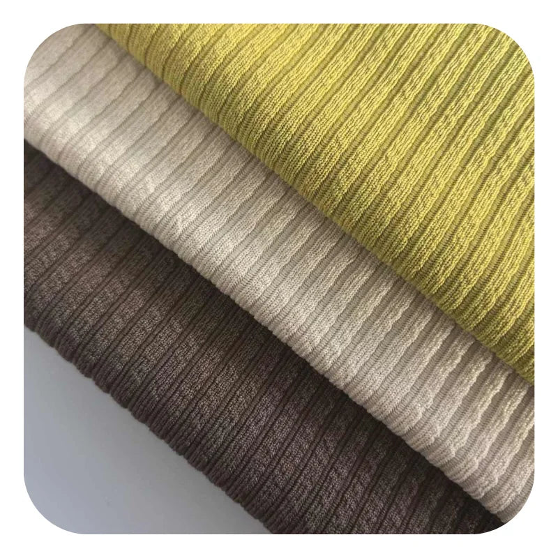 Эластик полиэстер-спандекс трикотаж мата — чўзиладиган, енгил ва қулай материал. Спорт кийимлар, футболка ва замонавий костюмлар учун мос