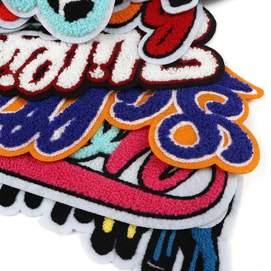 Кийимларни безаш учун юқори сифатли тикима аппликация — дизайнерлик услубида