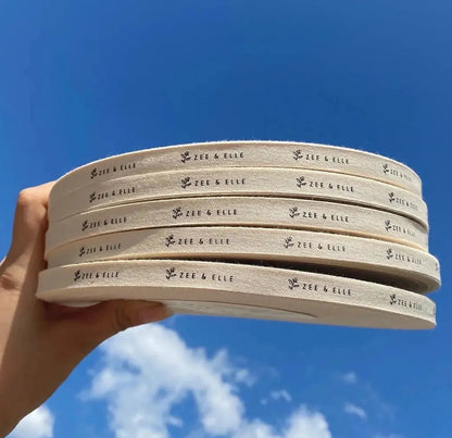 Совғаларни ўраш, совғаларни қадоқлаш, безаш учун босилган логотипли махсус 25 мм 1 дюймли органик табиий пахта лентаси