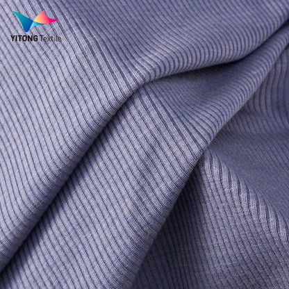 2025 йилги янги трикотаж мода матаси — 35% акрил, 24% вискоза, 34% полиэстер ва 7% спандекс аралашмасидан тўқилган. Юмшоқ, нафас оладиган ва чўзиладиган материал бўлиб, аёллар учун баланд ёқали базавий кийимларда ишлатиш учун идеал танлов