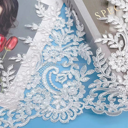 Юмшоқ гипур папатя гулли паетли либослар учун оқ рангдаги дантелли безак