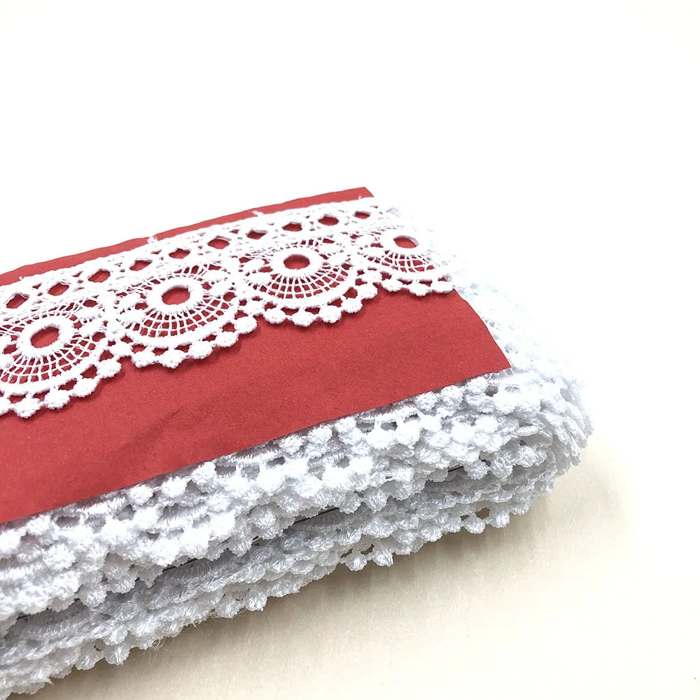 100% Полестер 1 дюймли 4СМ каштадўзлик сувда эрувчан кашта тикилган дантел мато оқ  гипур либос учун