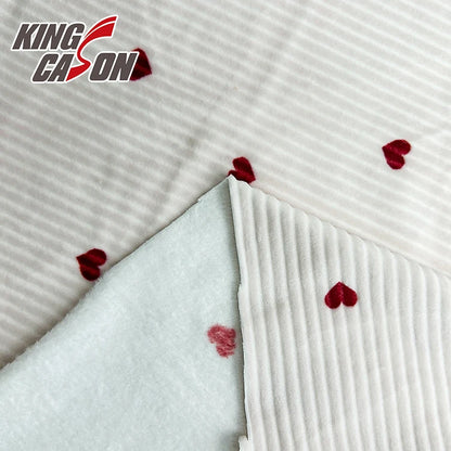 KINGCASON’дан супер юмшоқ, икки томонлама юрак нақшли тез қурийдиган спандекс мата — тунги кийимлар ва уй либослари учун идеал танлов