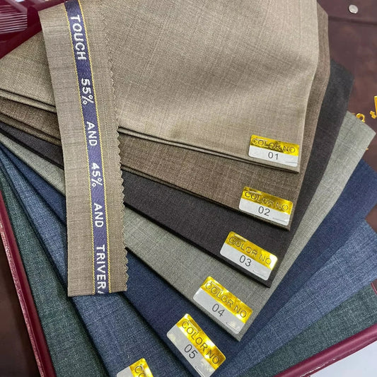 Полиэстер–район TR костюм мати — эркаклар костюми учун равон (plain) тузилишидаги 20% вискоза ва 80% полиэстердан тайёрланган мата