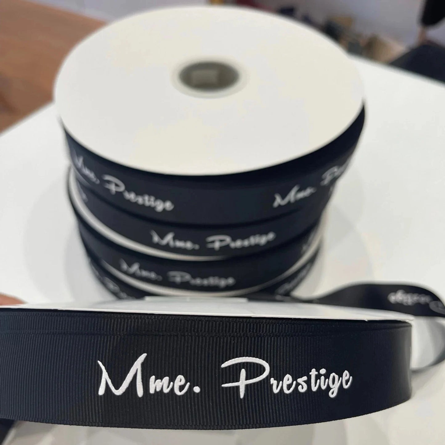 Совғаларни ўраш учун атлас лентаси, 3 дюйм, 75 мм