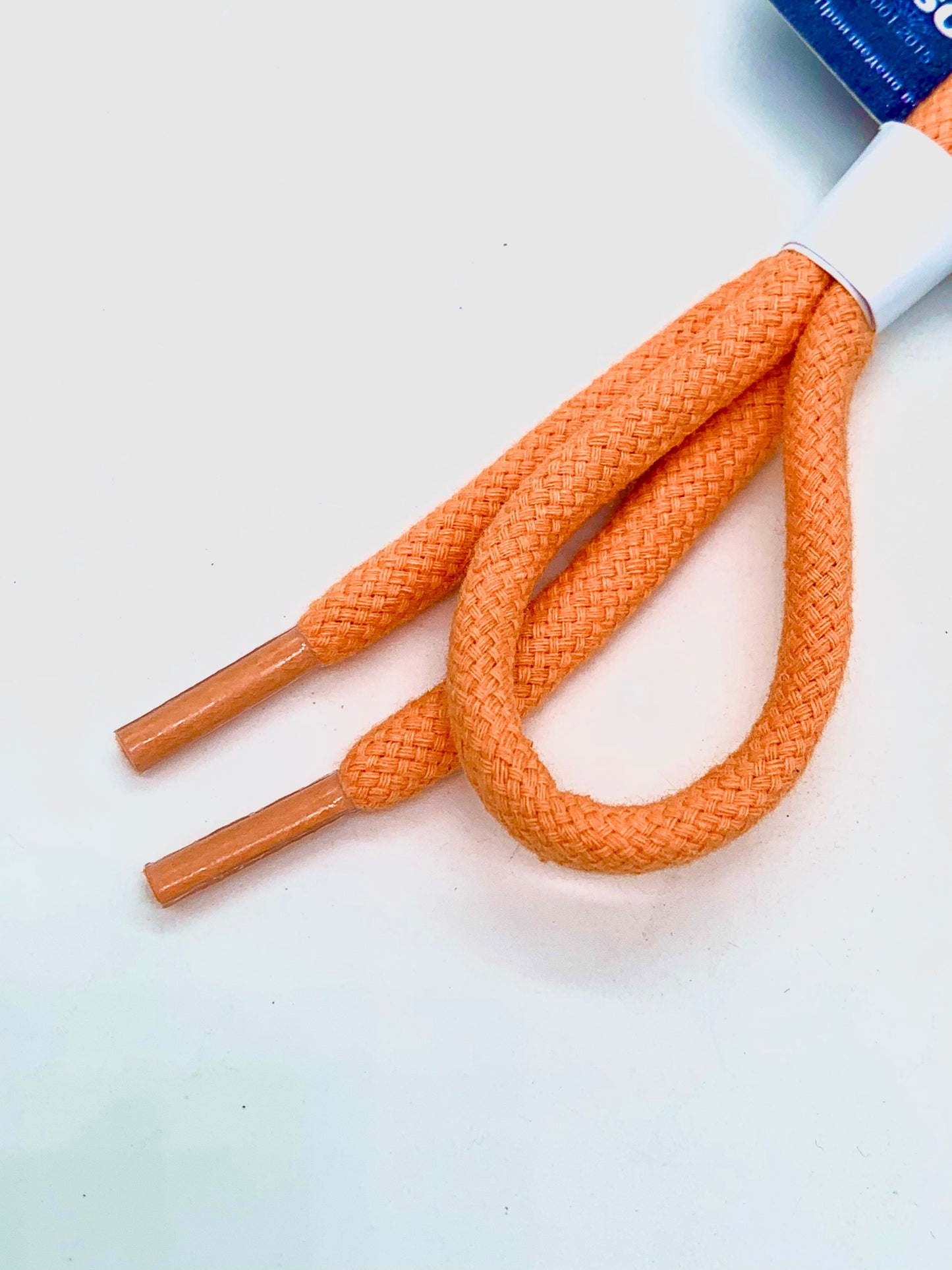 Модель: 40450 Ранги: сабзи ранг Узунлиги: 85 см