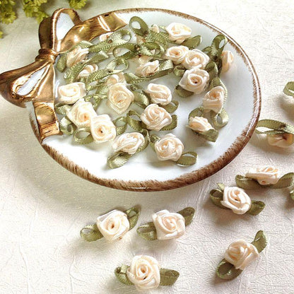 Мини нашивка гул бошлари билан, атласдан тайёрланган аппликациялар