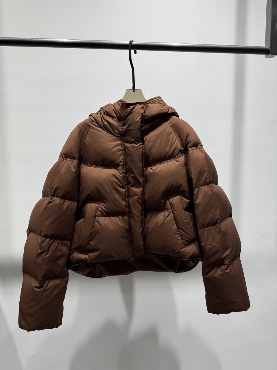 Модель рақами: H8008