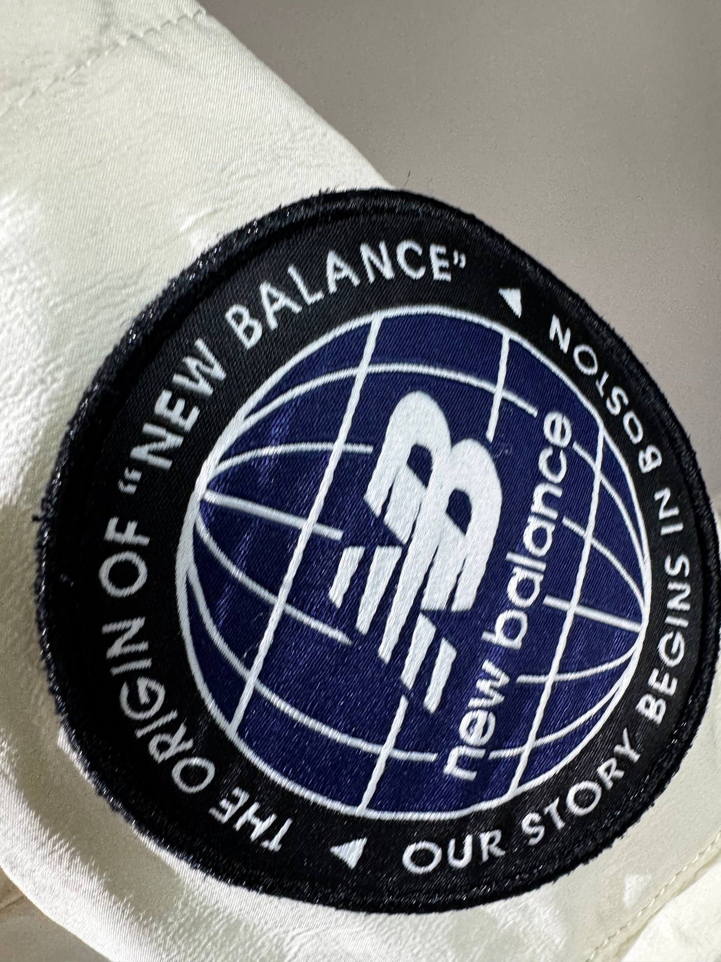 New balance Курткаcи аппликацияси 2204